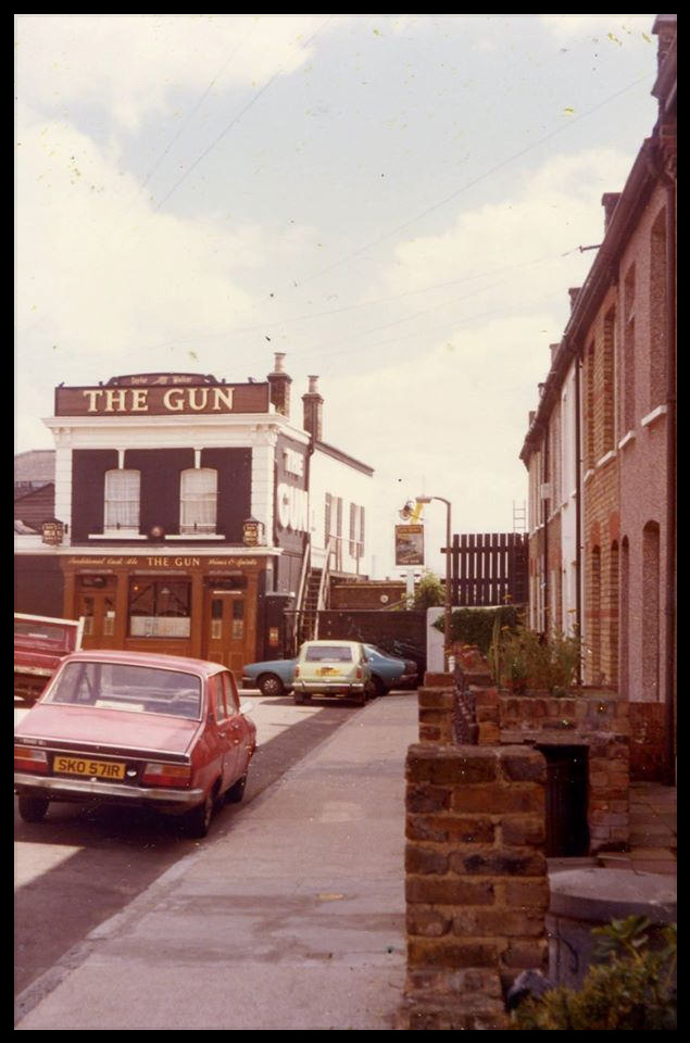 History of the Gun, Docklands